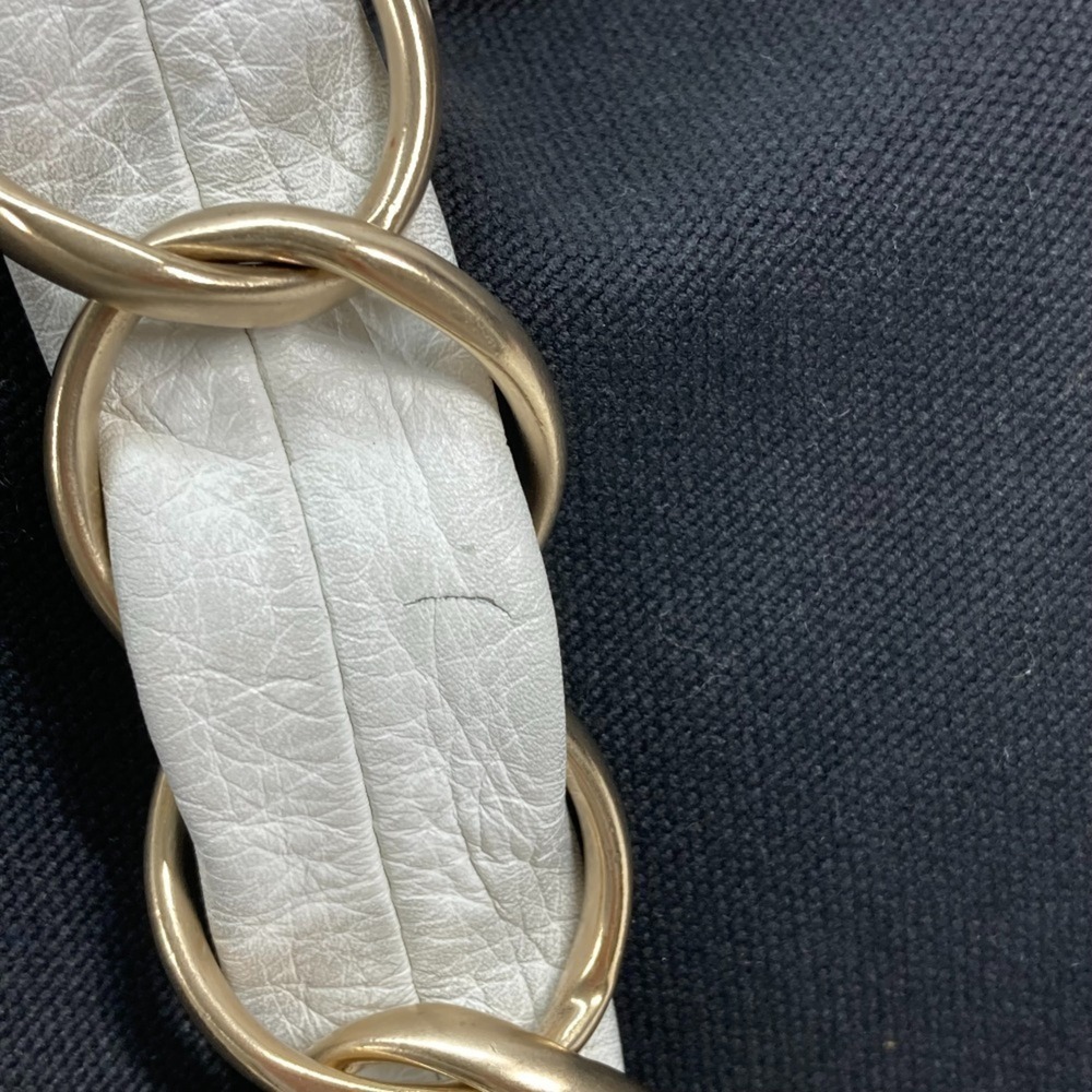 CHANEL Black Leather Shoulder Bag - Picture 11 of 16